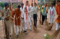 प्रभारी मंत्री ने स्वच्छता पखवाड़े का किया शुभारंभ